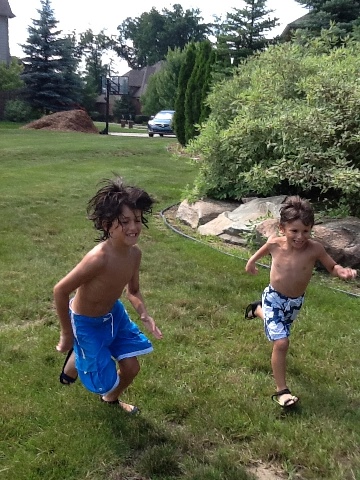 kids running in flopeeze